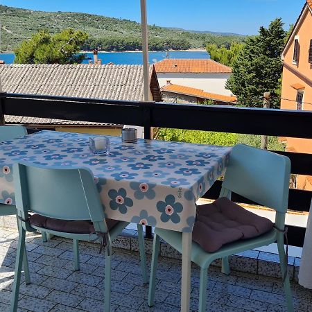 Apartman Dado Крес Екстериор снимка