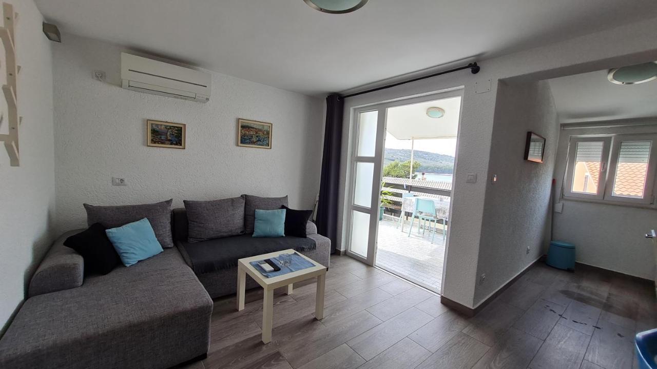 Apartman Dado Крес Екстериор снимка