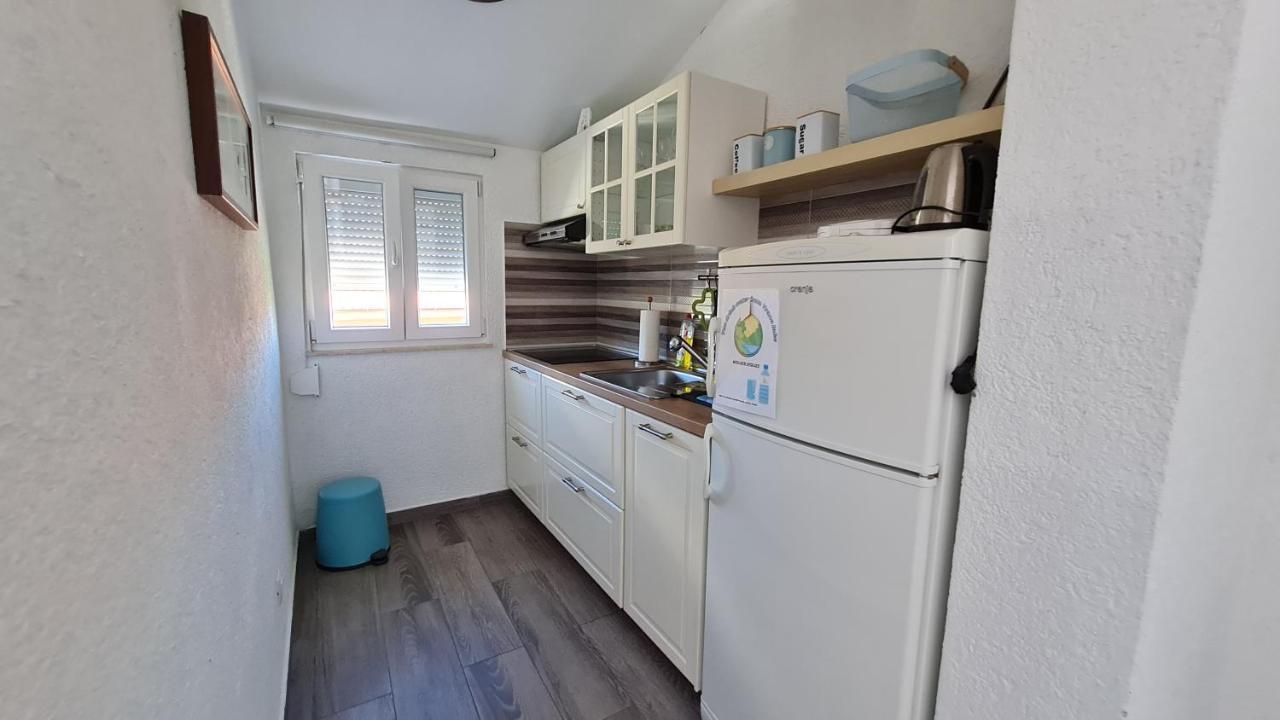 Apartman Dado Крес Екстериор снимка